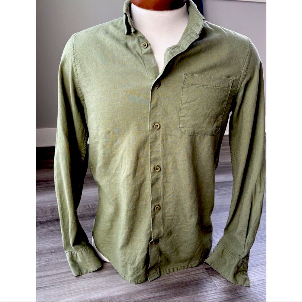 Saks Fifth Avenue Mens
Green Button Up Shirt Size S
Slim Linen Cotton